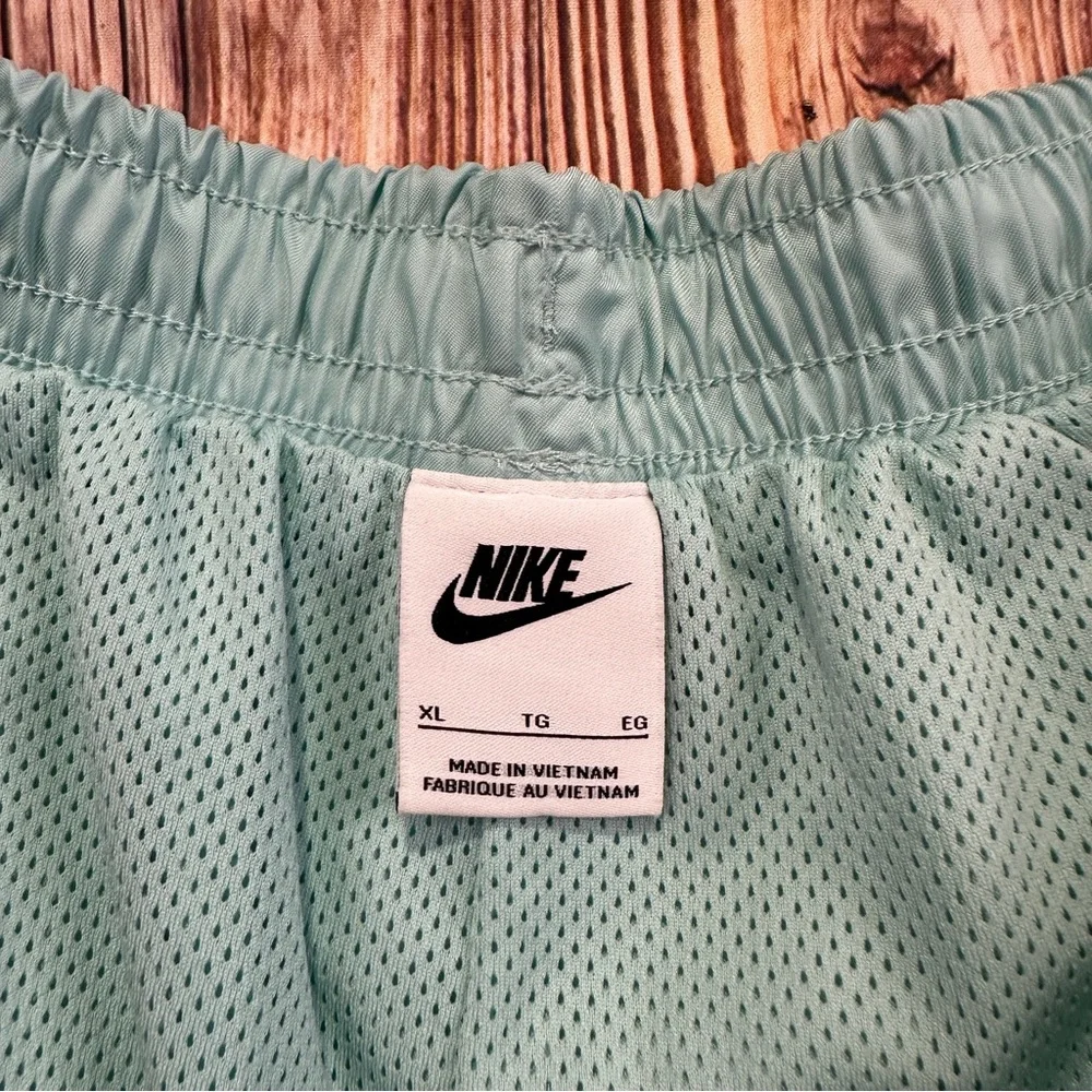 Nike sportswear club